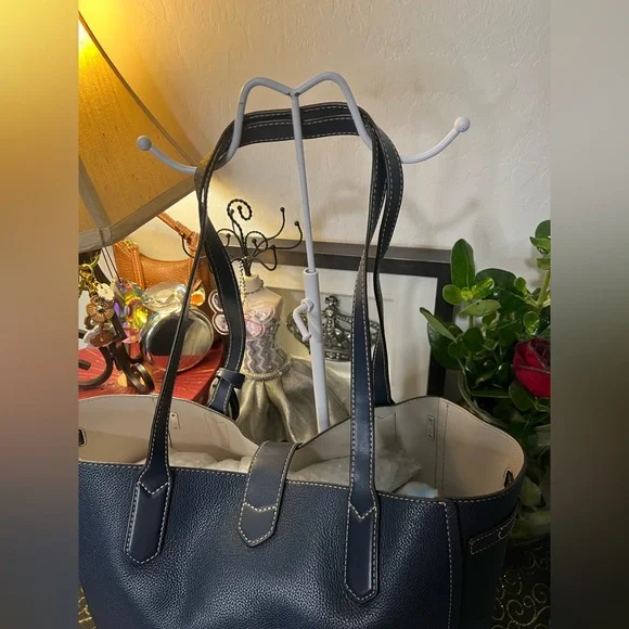 Michael Kors Navy Blue Tote Bag - Picture 6 of 16